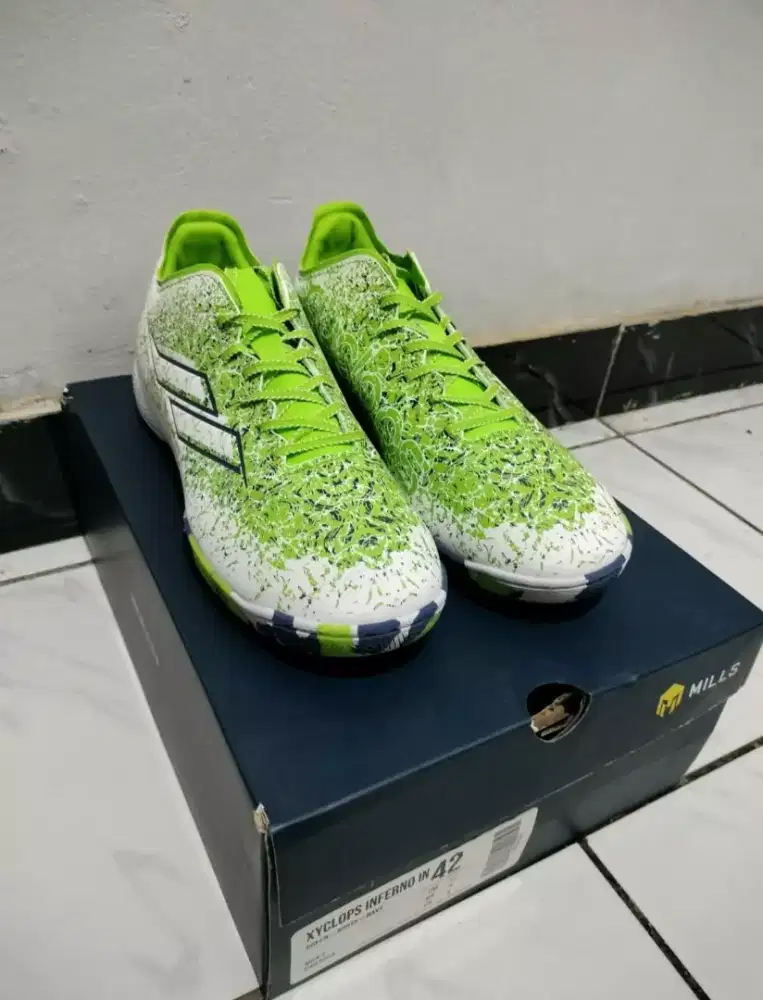 Sepatu sepak bola futsal original mills xyclops inferno in 42