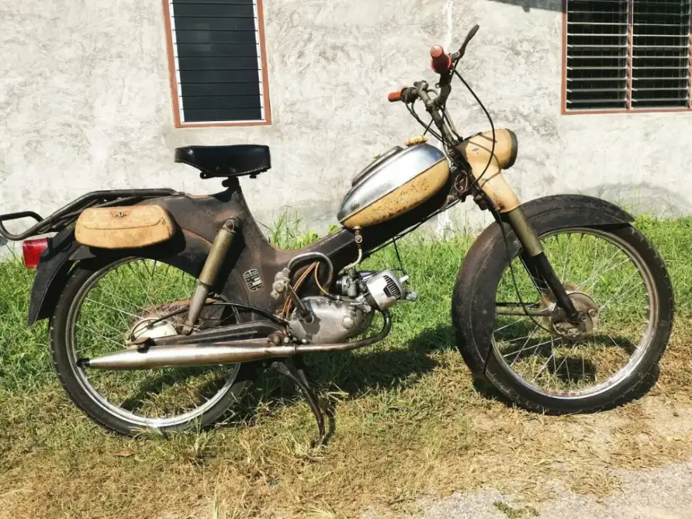 Sepeda moped puch klasik