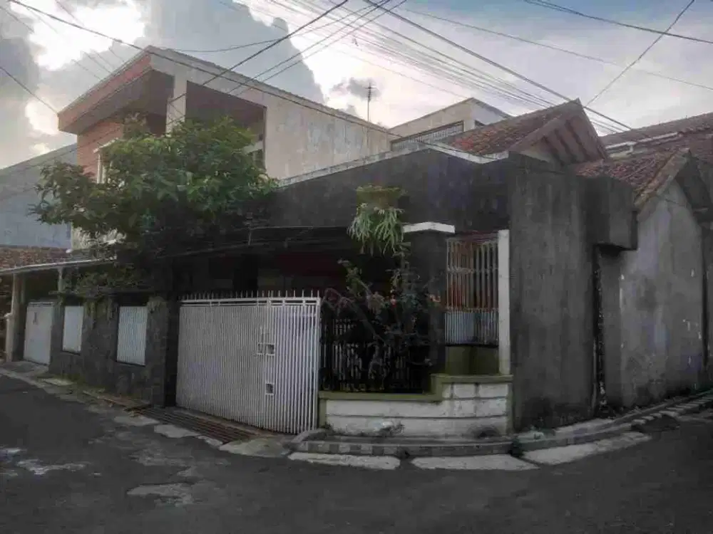 Dijual Rumah terawat di Margahayu Raya
