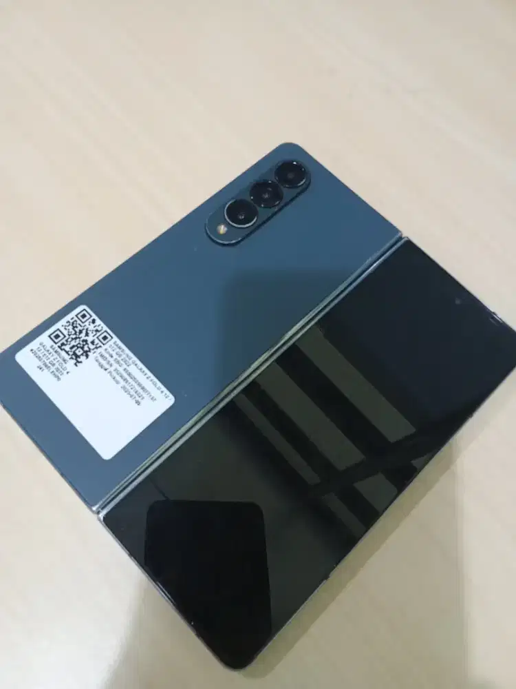 Samsung galaxy Z fold 4 12/512 warna item