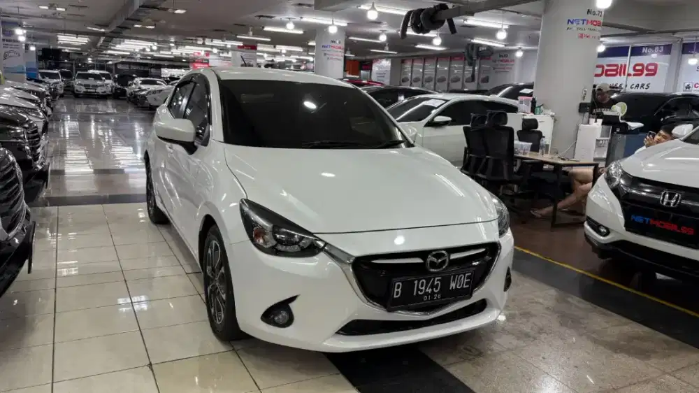 Mazda 2 R 2016/2015  km LOW siap pakai