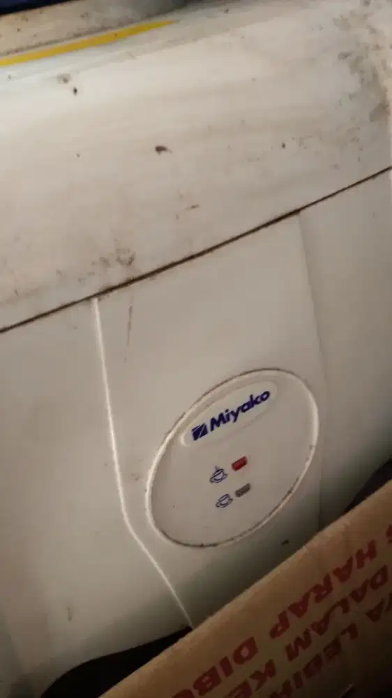 Dispenser MIYAKO & 2 GALON AQUA