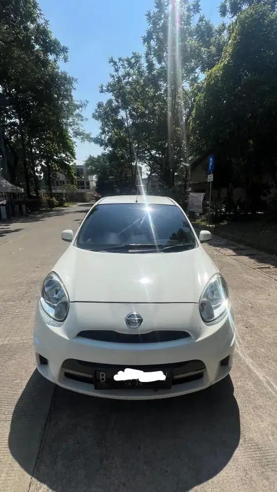 nissan march xs matic 2012