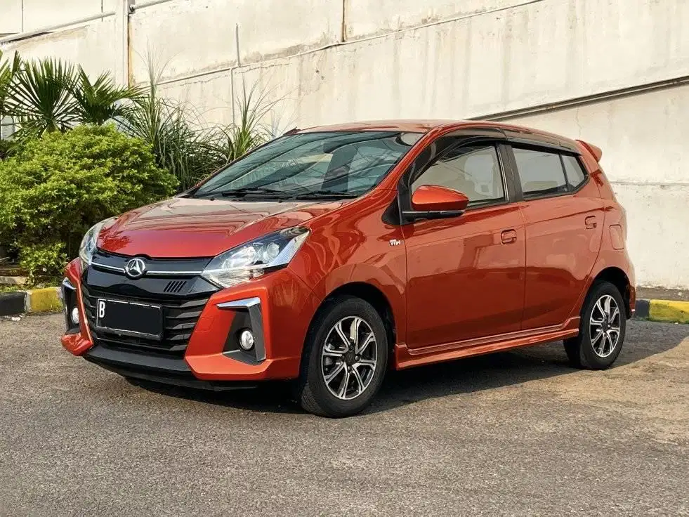 Jual Cepat : Daihatsu Ayla 1.2 R AT 2022 Orange Metalik Record Dp 9Jt