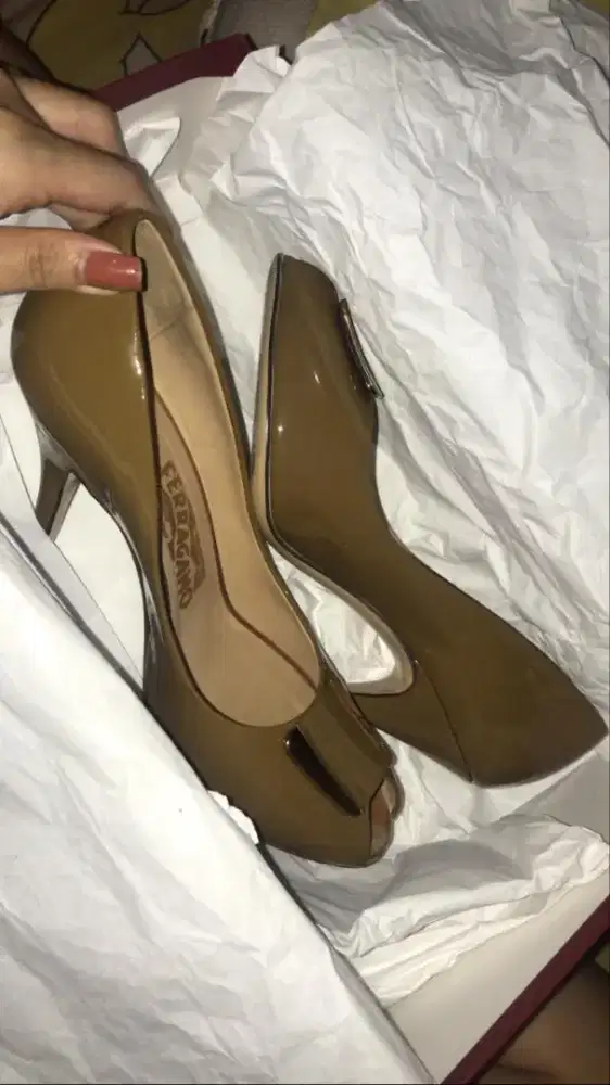 Sepatu high heels salvatore ferragamo asli
