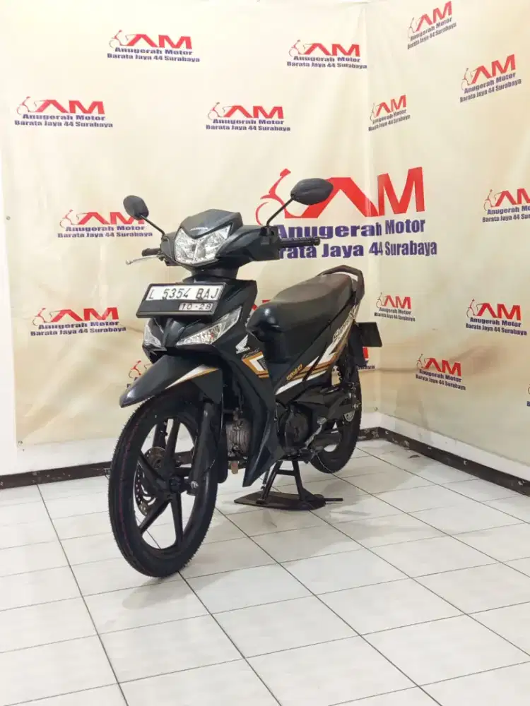 Honda supra x 125 fi Tahun 2023 warna hitam