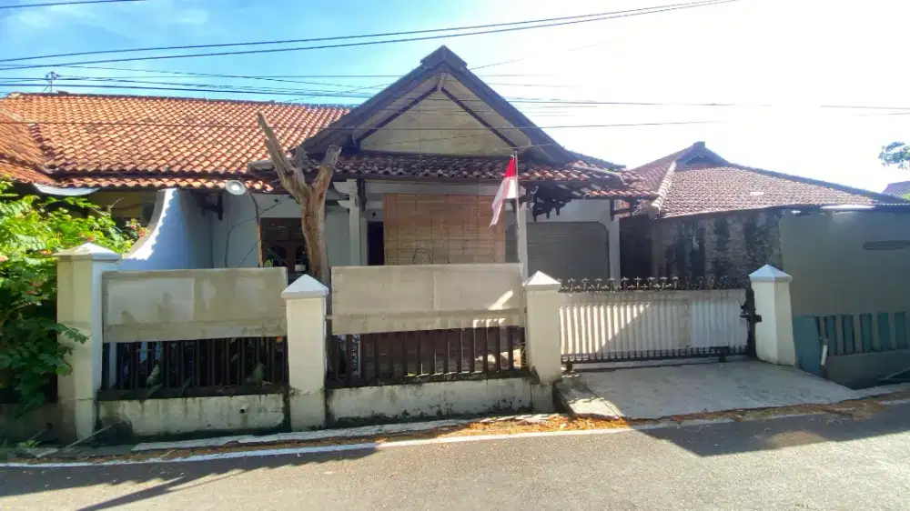 Disewakan rumah pertahun cocok untuk rumah tangga atau kantor