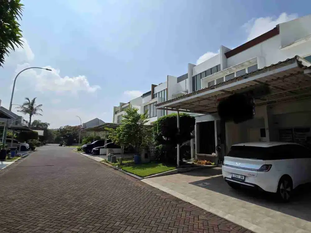 Rumah bagus luas di cluster Zebrina Jakarta garden City Cakung Jakarta