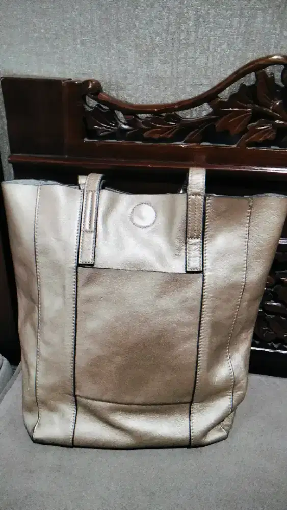 Tote bag gold kulit