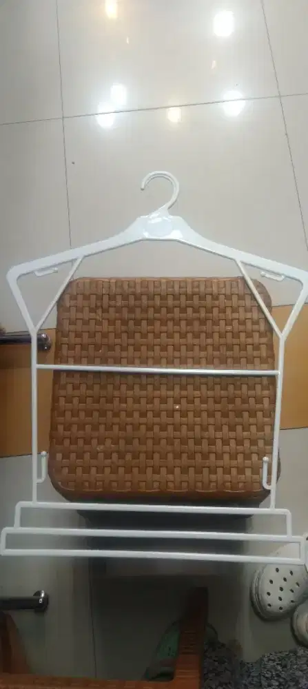 hanger baju setelan dan celana