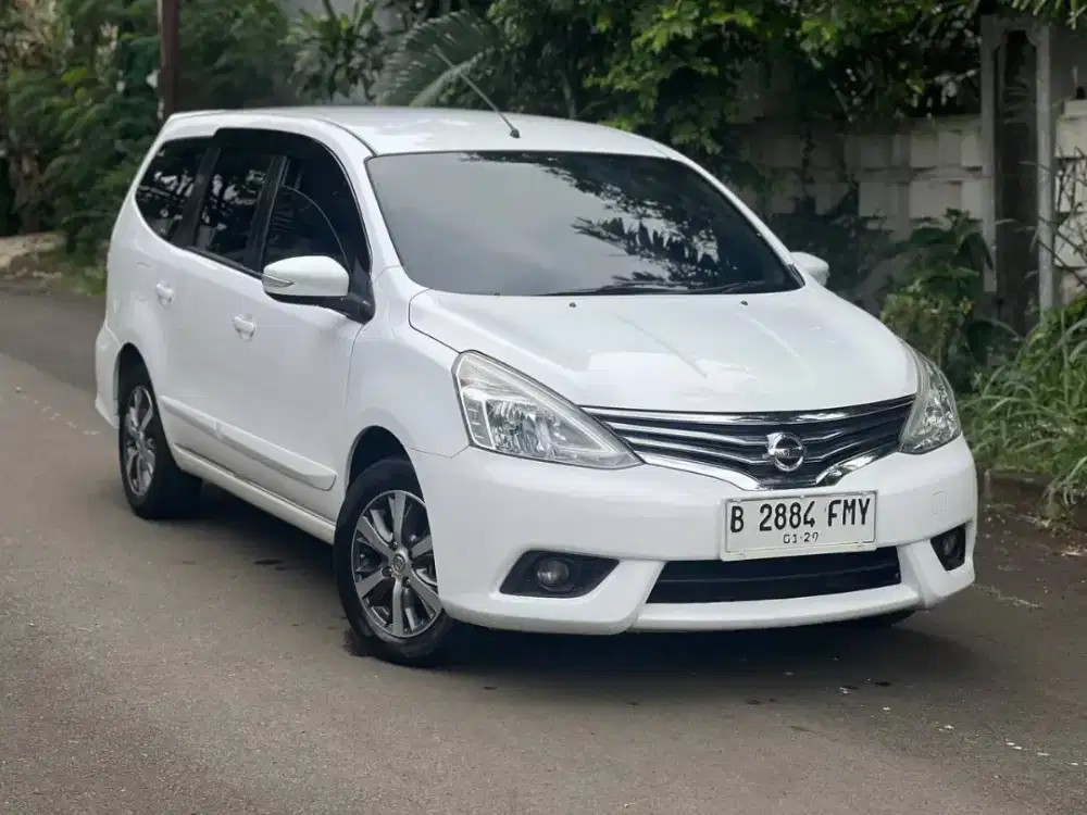Nissan Grand Livina XV AT 2016 Putih