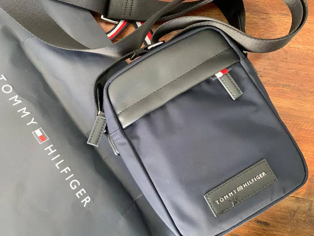 Tommy Hilfiger TH Nylon Mini Reporter Bag Tas Selempang Pria - Space B
