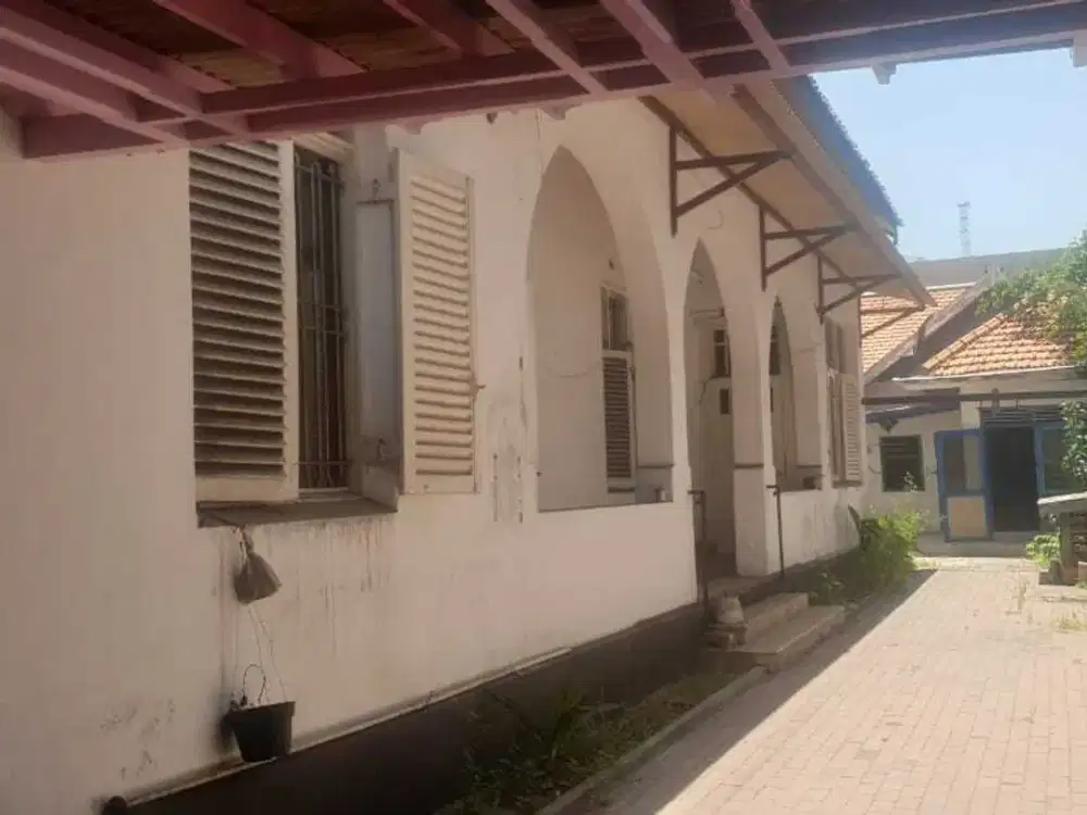 Bangunan Lama di Biliton Dekat Pusat Kota Surabaya, Cocok Kantor, Cafe