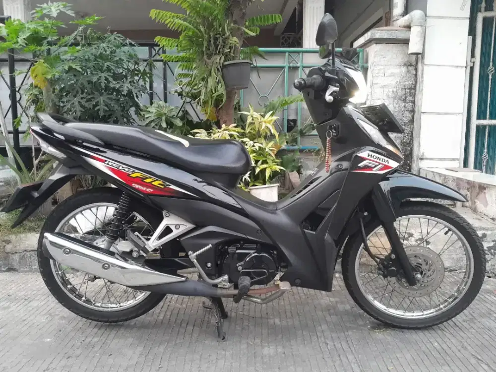 Honda Revo PGM-FI 2021