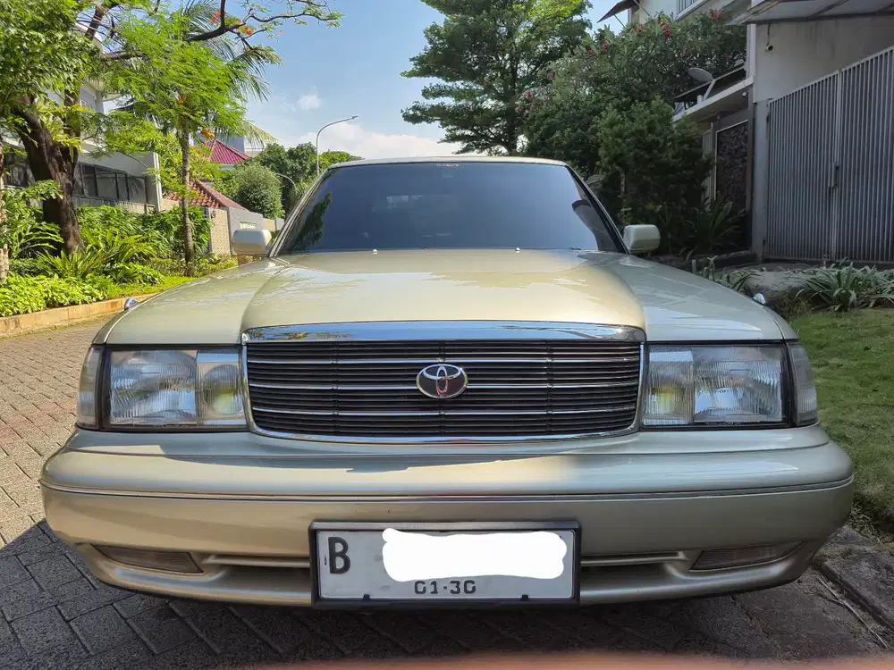 Toyota Crown 1998 Bensin