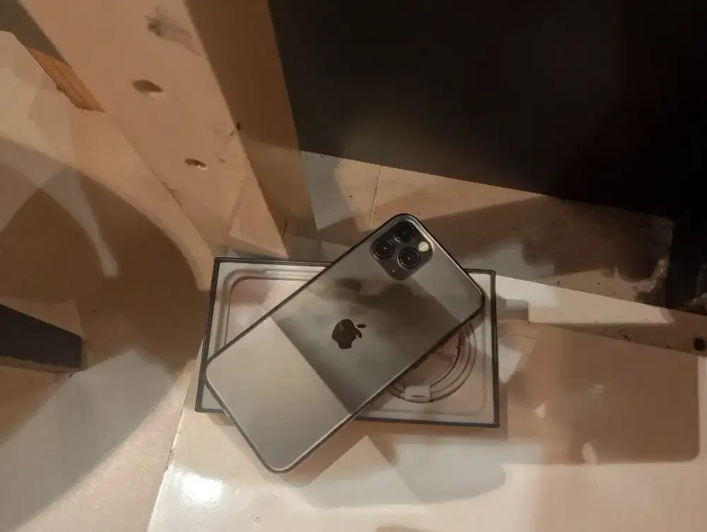Iphone 11 pro 256gb makin baru semua
