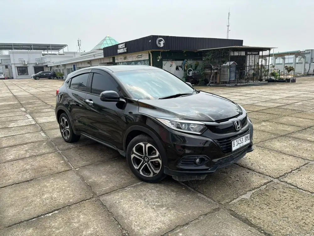 ‼️Dp5jt‼️Honda HRV E CVT Facelift olive green hitam 2019 2018 2020