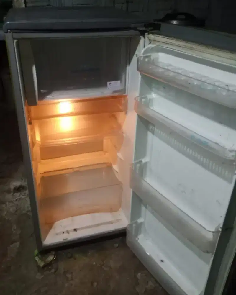 Kulkas merek Glacio