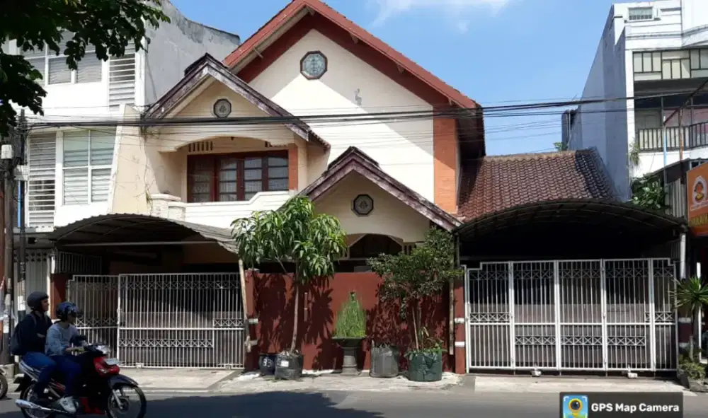 DIJUAL/DISEWAKAN RUMAH 2.5LT DI JL CENGKEH MALANG PINGGIR JALAN