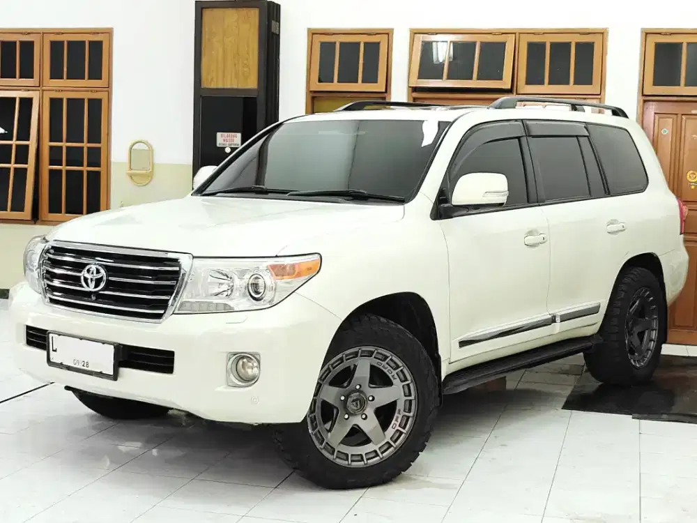Land Cruiser 2012 VXR 200 Full Spec UK Version 4x4 Diesel AT Ori 2013