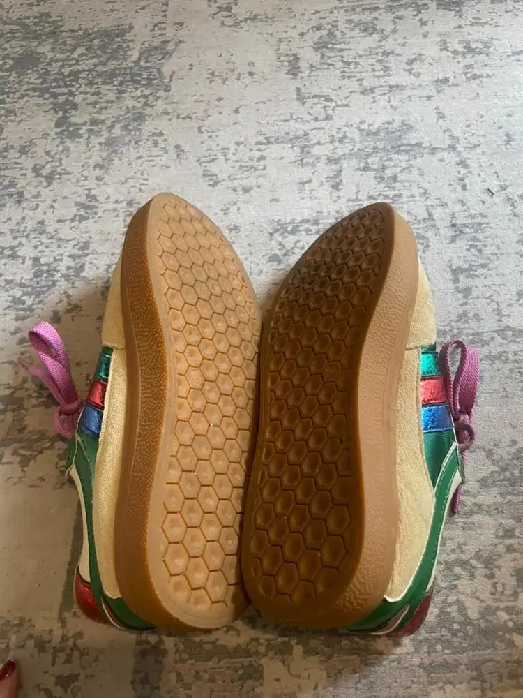 Sepatu wanita seperti baru