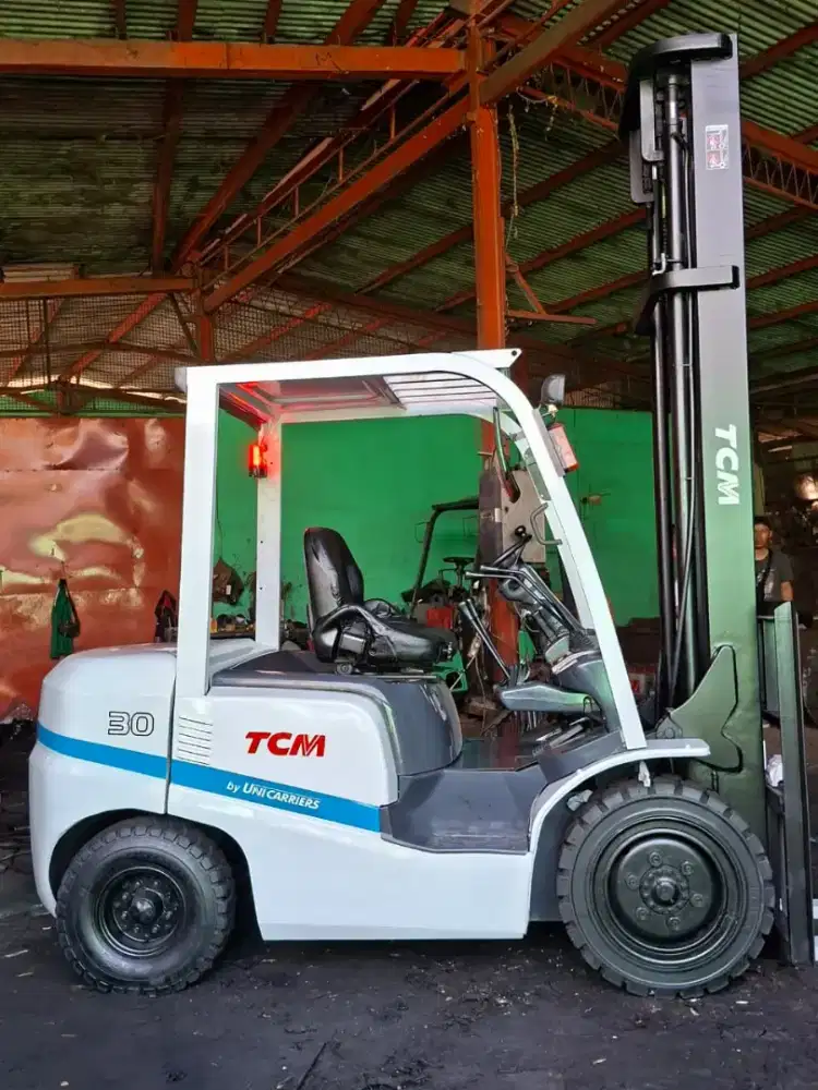 Forklift TCM 3 Ton,Manual,Tiang 5 Meter,Mesin Isuzu C240,Tahun 2020