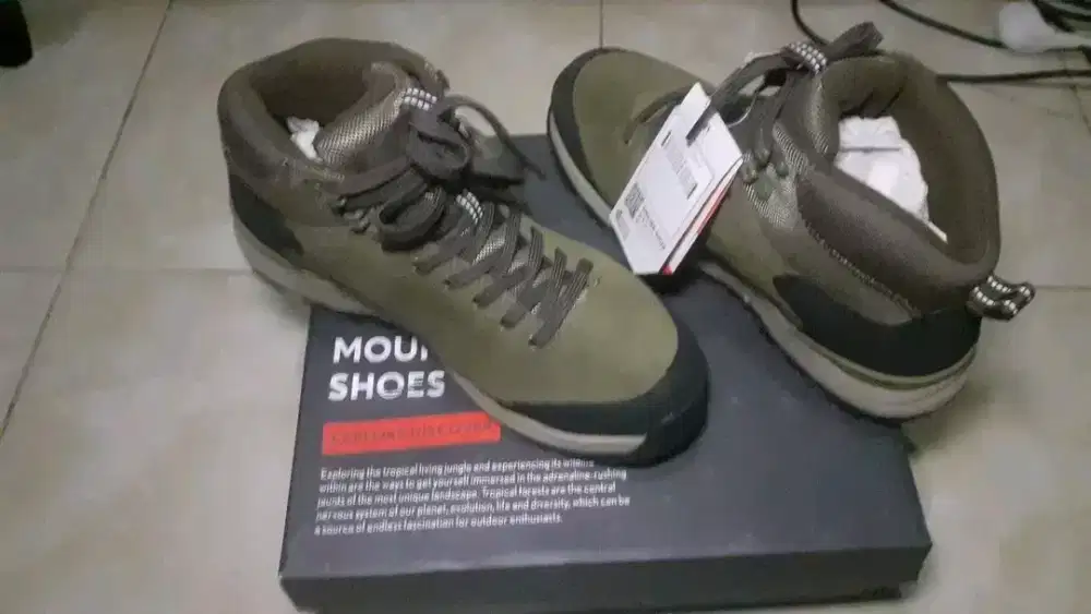 Sepatu eiger wagleri mid