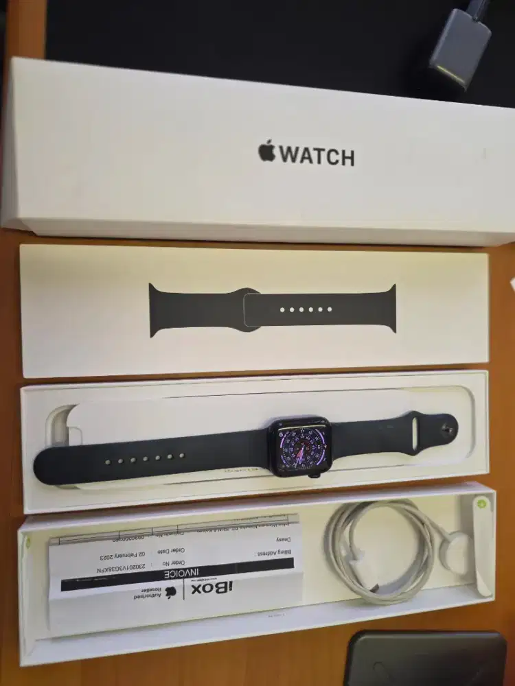 Apple Watch SE Midnight 40 MM I Jam Smart Watch