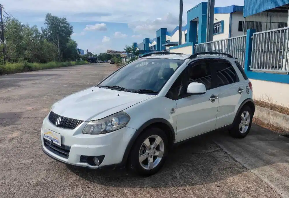 SUZUKI X OVER 1.5 AT 2011