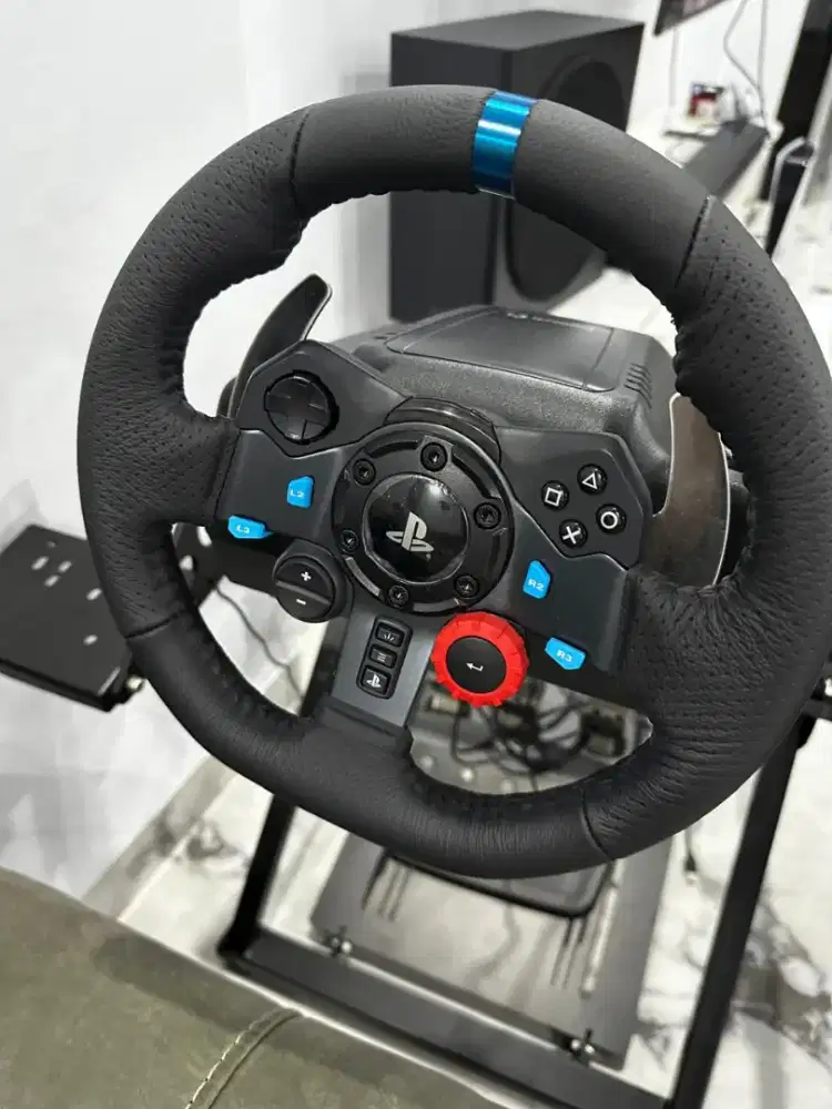 Logitec g29 steering wheel plus stand
