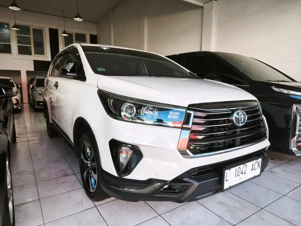 TOYOTA INNOVA VENTURER 2.4 DIESEL MATIC 2022 DP MINIM