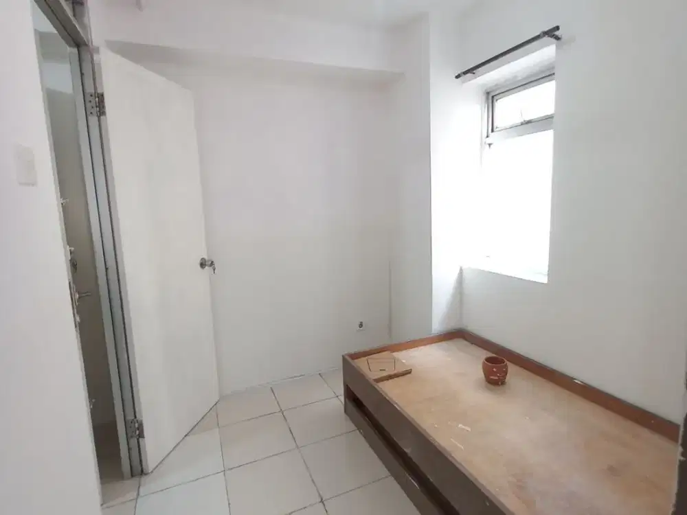 Sewa apartemen gading nias EMERALD semi furnish lt 21 HOOK