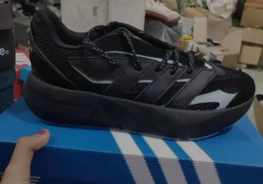 Sepatu Adidas Black ukuran 40/41