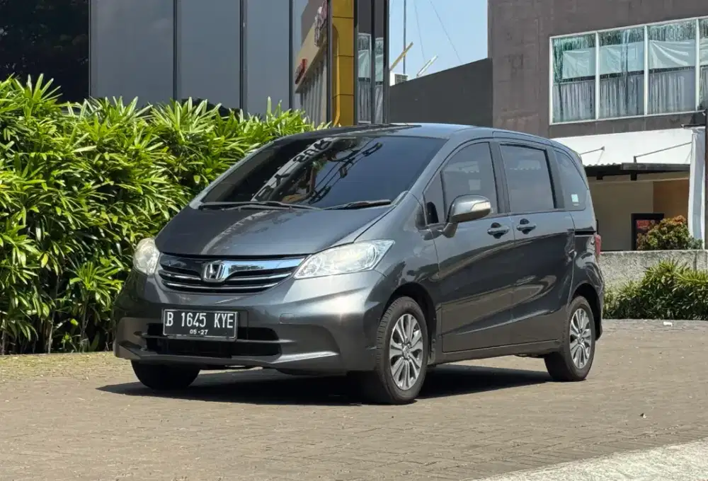 Honda Freed SD 1.5 Double PowerMatic A/T 2013 Abu Abu Metalik