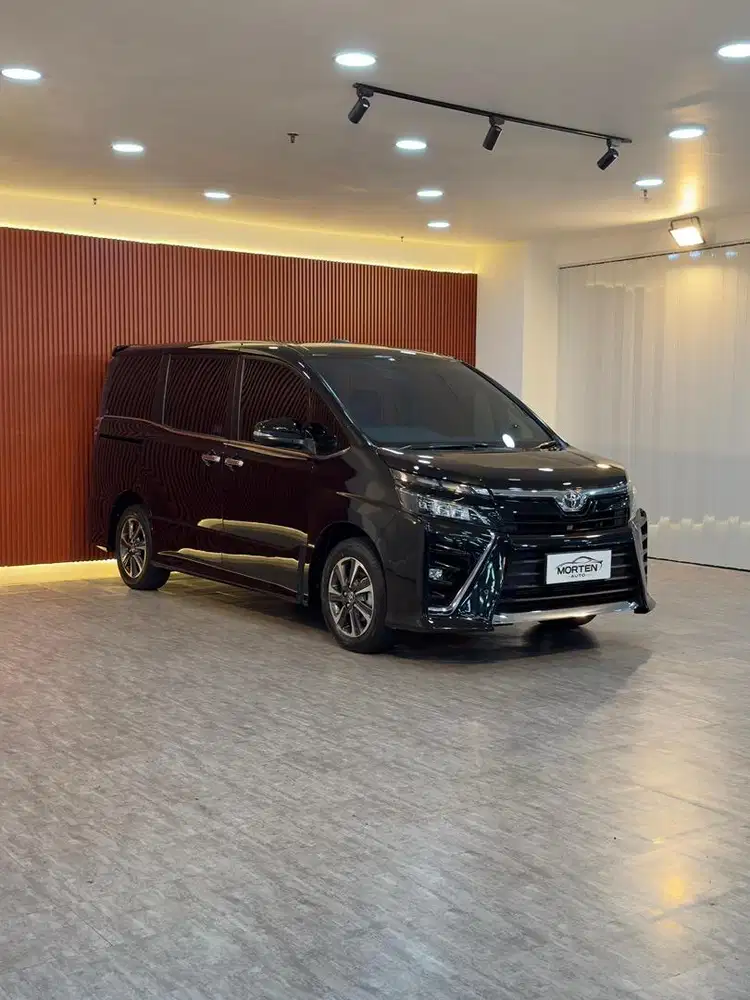 Toyota Voxy 2.0 AT 2019 km 34rb