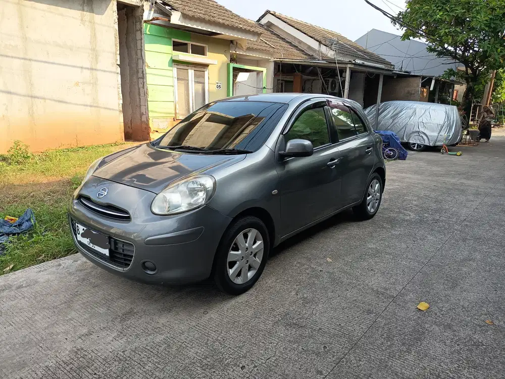 Nissan March 2011 Bensin