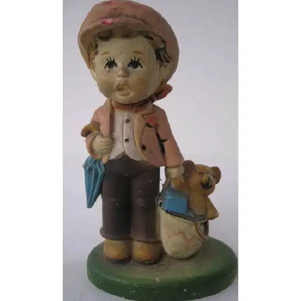 Vintage boneka kuno terbuat dari plastic dari era 60-an