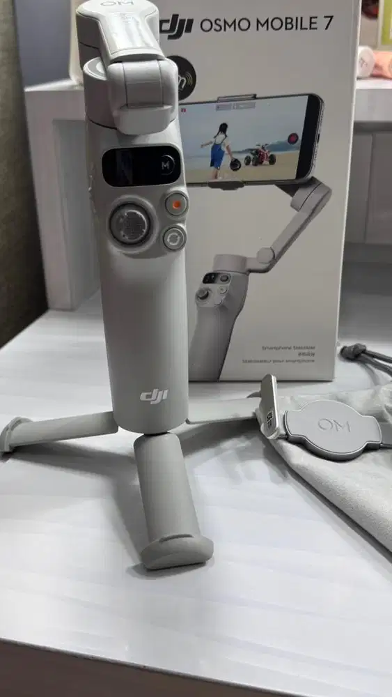DJI OSMO MOBILE 7 STABILIZER/ GIMBAL