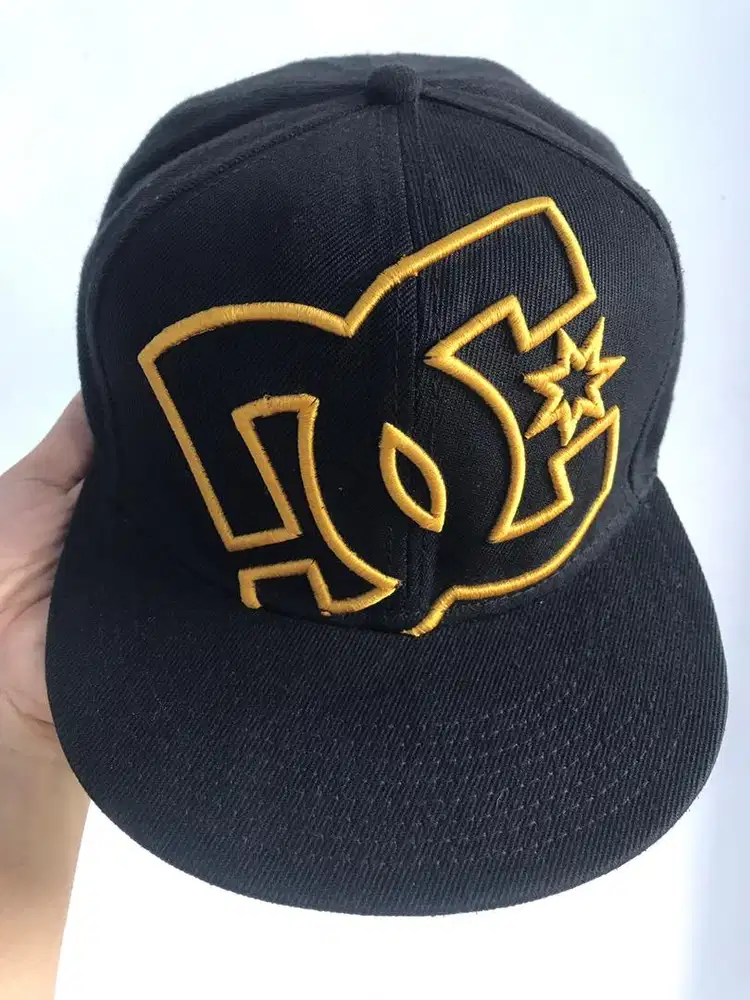 Topi DC x New Era x Genuine Merchandise