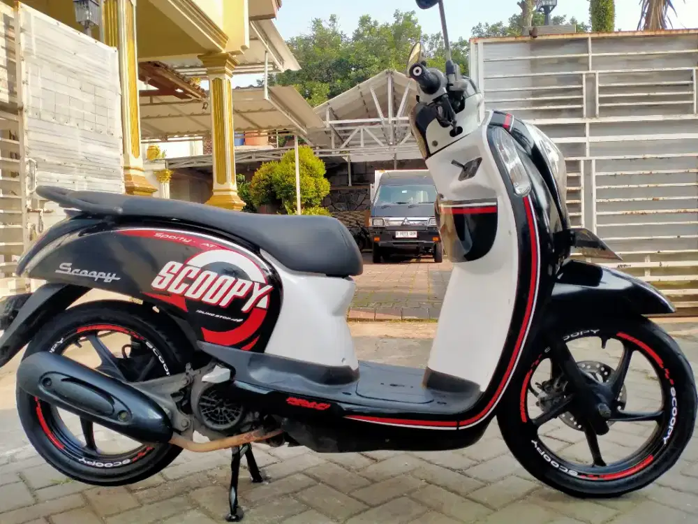 Honda Scoopy esp pajak hidup lengkap sehat keterangan detail dibawah