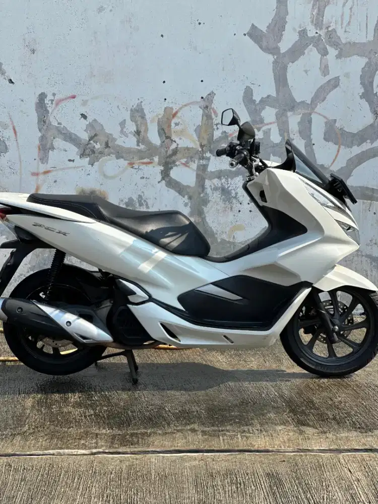 dijual cepat pcx 2019 putih
