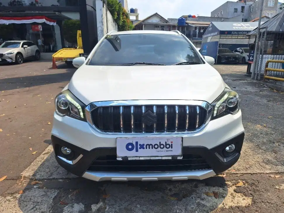 DP MURAH Suzuki SX4 1.5 S-Cross Bensin-AT 2019 Putih C4ATB