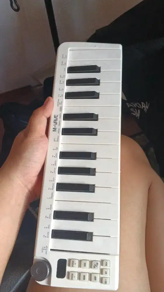 MIDI CONTROLER M WAVE LIKE NEW