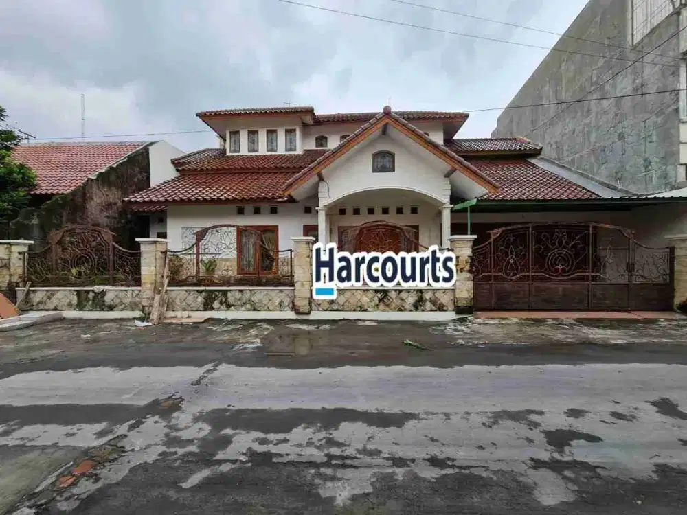 Rumah Bagus Siap Pakai Dekat Jalan Slamet Riyadi Solo.