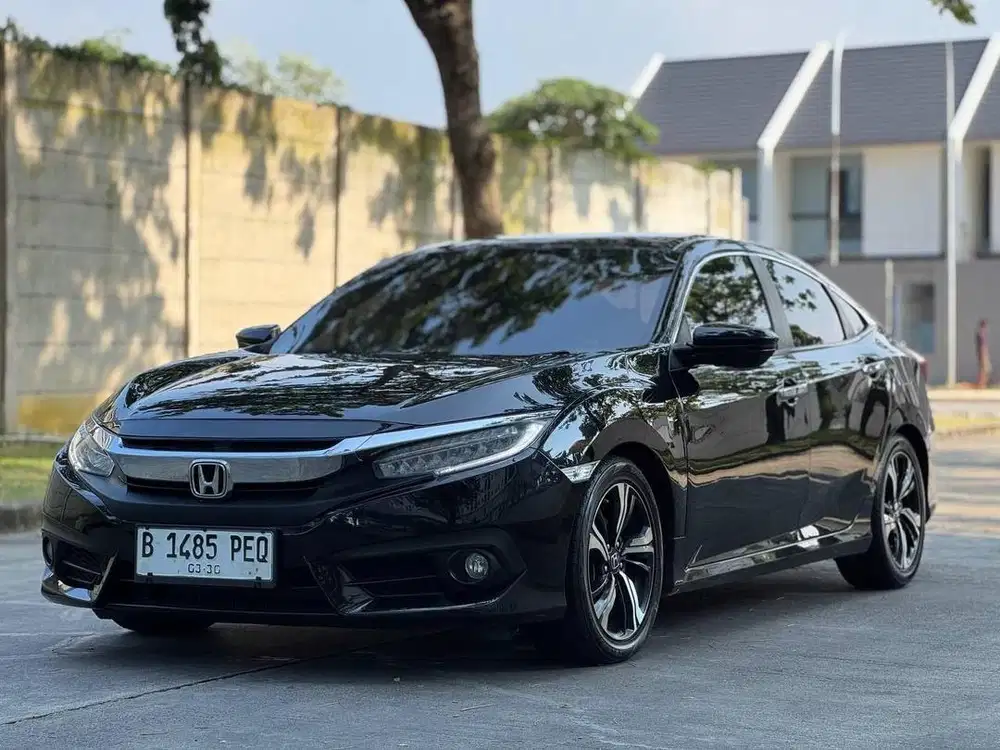 TERMURAH!!CIVIC 1.5 TURBO ES AT 2018 SIAP PAKAI