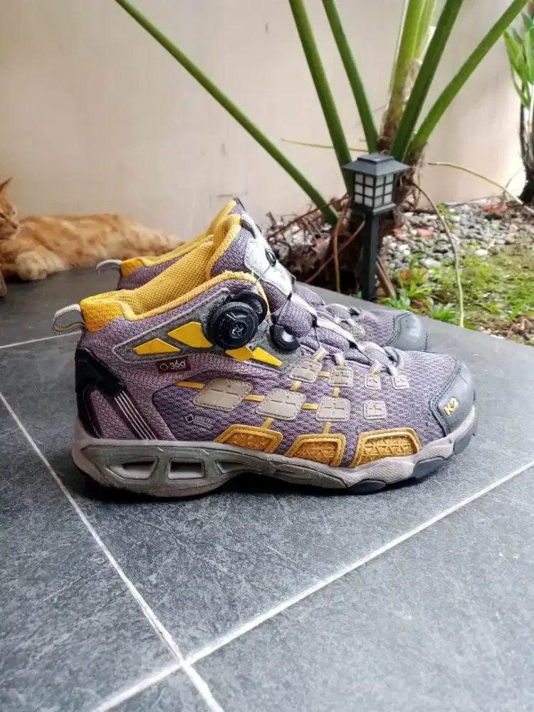 Sepatu Gunung K2 Boa System GORETEX
