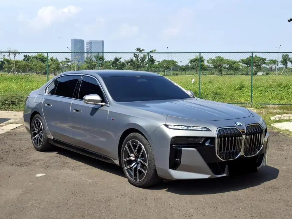 [Km 8k] BMW 735i M Sport G70 2023