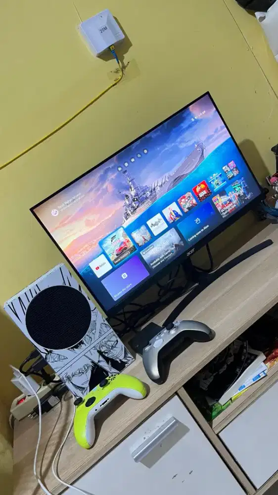 Dijual Set XBOX Series S + Monitor 24 inch + Hardisk 4 TB