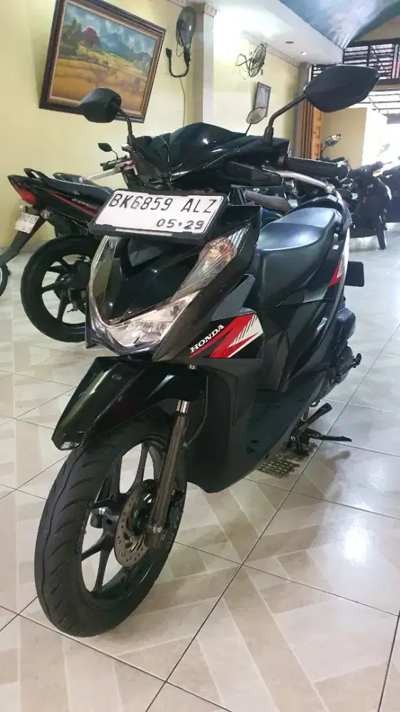 NEW BEAT CBS Cantik Sekali Tahun 2024-Odomtr 6.000 KM-plaza motor