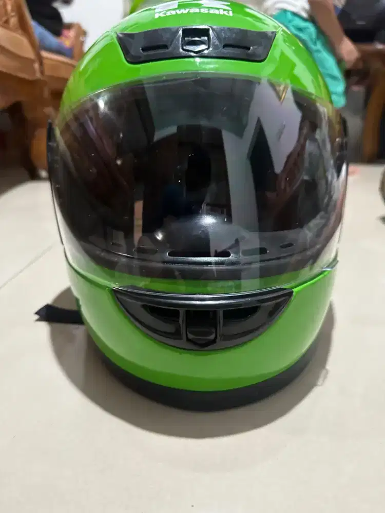 Helm kawasaki baru